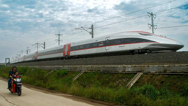 China’s first overseas bullet train in Indonesia sees Malaysians the largest foreign passengers, shaping Whoosh’s and Belt and Road role.
