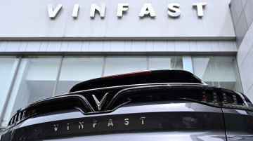 Vietnamese automaker VinFast is making a major push into Indonesia’s electric vehicle (EV) sector with a planned $1.2 billion investment, including a $200 million EV manufacturing plant in West Java and an EV charging network worth up to $1 billion.