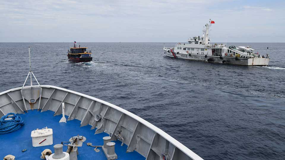         
        
            
            
        
    Philippines Says ‘No Incidents’ as It Resupplies Hotspot Reef