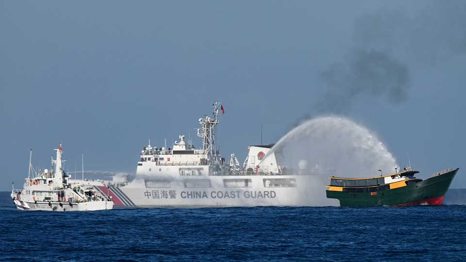         
        
            
            
        
    Philippines, China to Boost Communication Lines on Sea Disputes