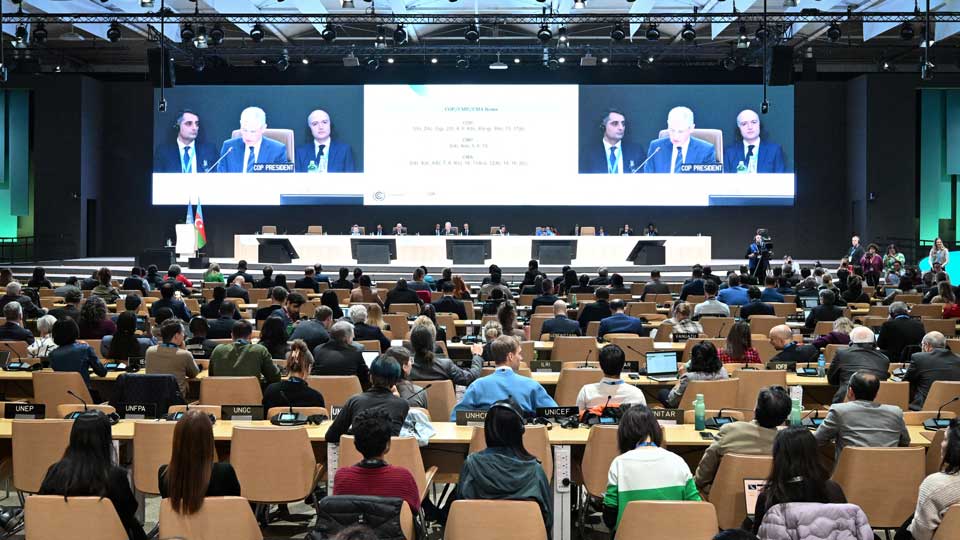         
        
            
            
        
    Developing Nations Slam ‘Paltry’ $300 Billion Climate Deal