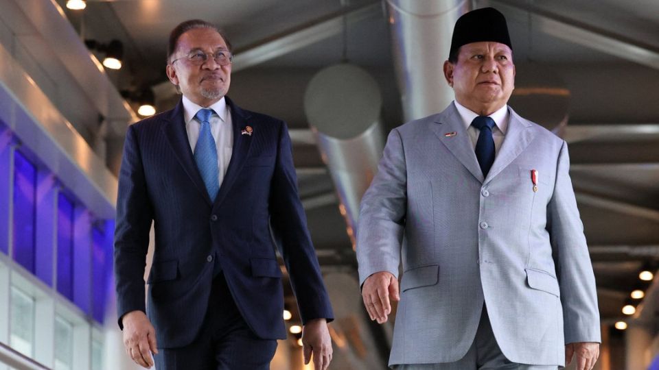 Malaysian PM Anwar Ibrahim with Indonesian presiden Prabowo Subianto. ASEAN will convene its leaders to discuss Trump's Tariffs days before Xi bilateral visit to Malaysia.