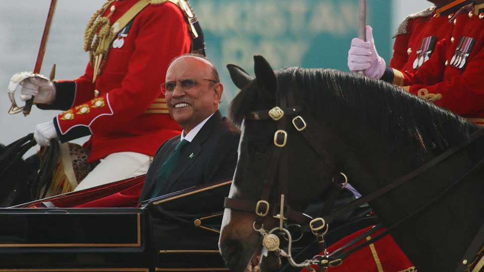         
        
            
            
        
    Pakistani President Becomes First Foreign Leader to Visit Chinese Weapons Factory