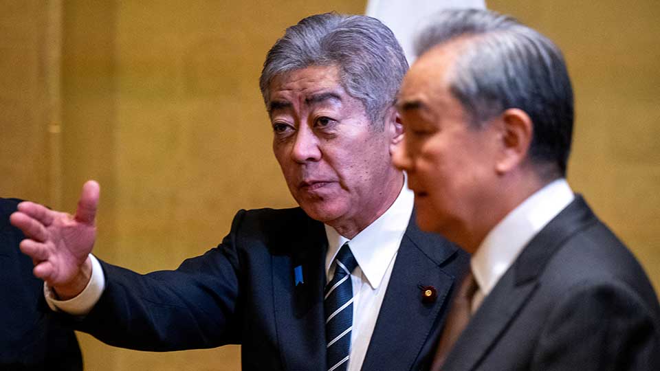         
        
            
            
        
    Japan, China in New Spat After Three-Way Talks