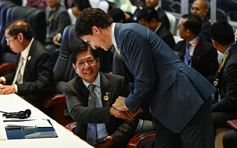         
        
            
            
        
    Philippines Set to Sign Visiting Forces Deal With Canada