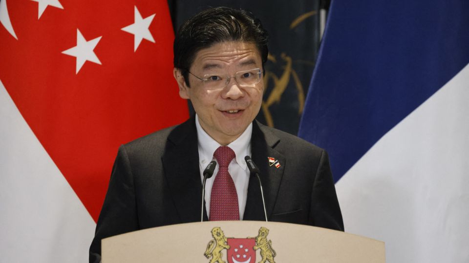         
        
            
            
        
    Singapore PM’s China Visit: U.S. Tariffs Destabilizing Global Trade