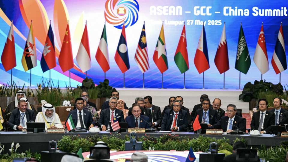         
        
            
            
        
    ASEAN Unveils Its Anti-Tariff Toolkit