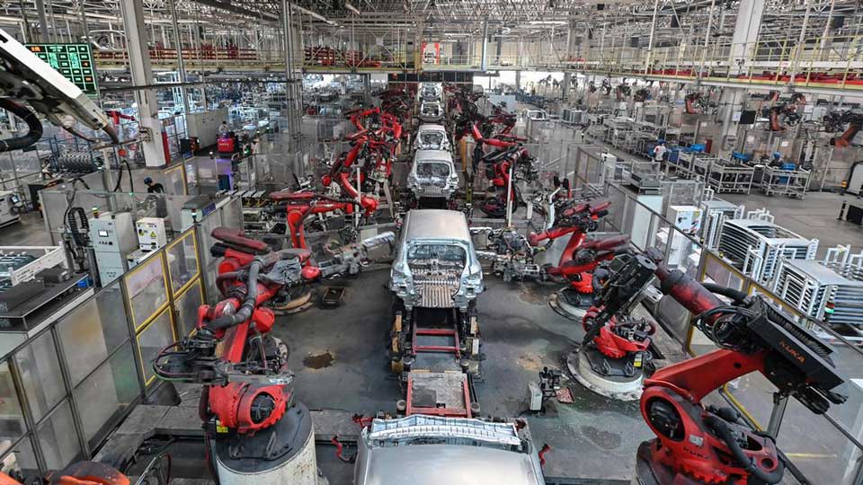         
        
            
            
        
    Indonesia, China Firms to Invest in EVs, Batteries, Data Centers