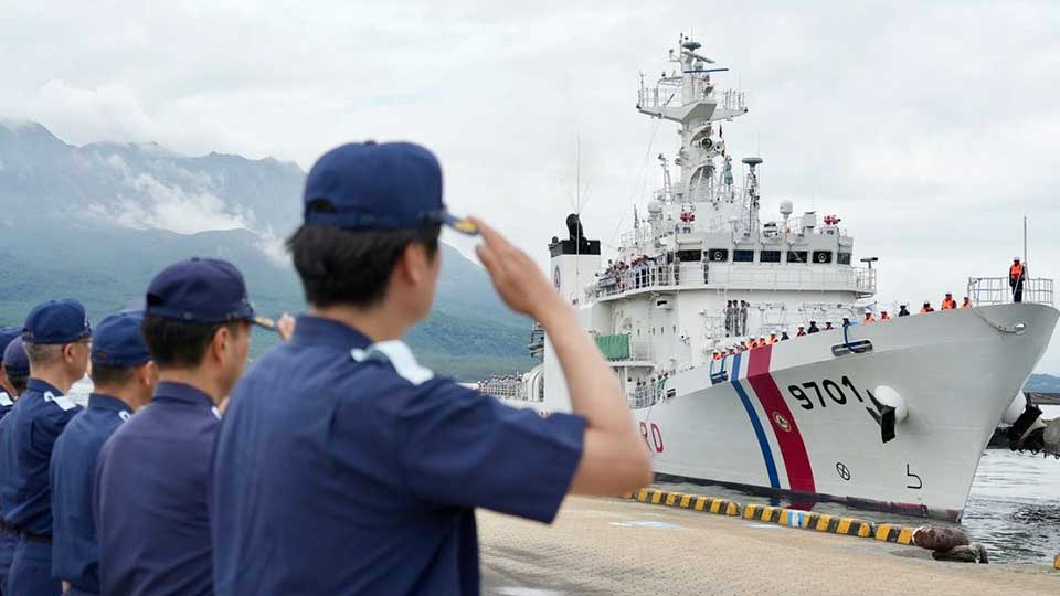         
        
            
            
        
    Japan-U.S.-Philippines Hold Coast Guard Drills With Eye on China