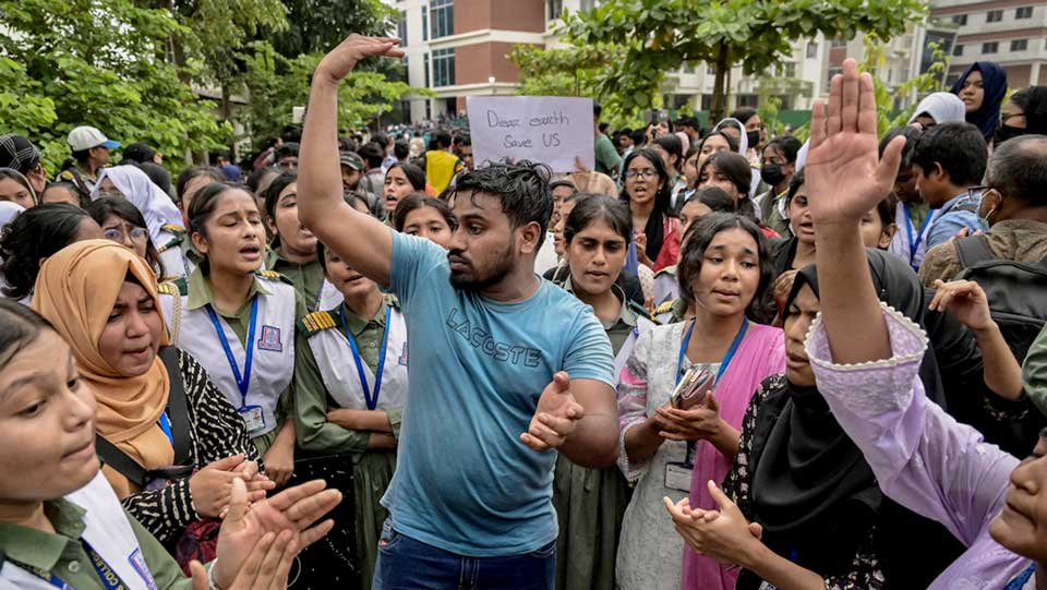         
        
            
            
        
    Protest After Chinese-Made Jet Crashes in Bangladesh