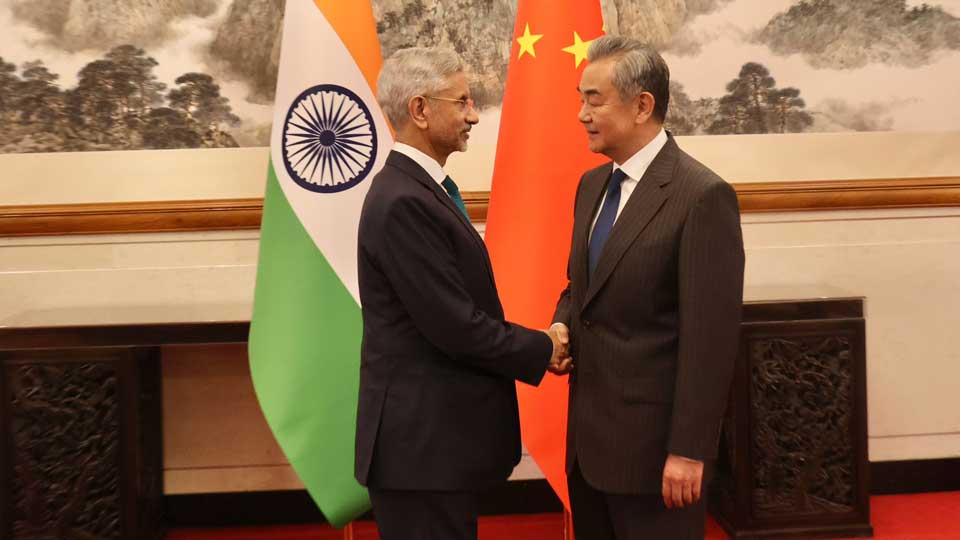         
        
            
            
        
    China, India Should Work Towards ‘Win-Win’ Cooperation: Chinese FM