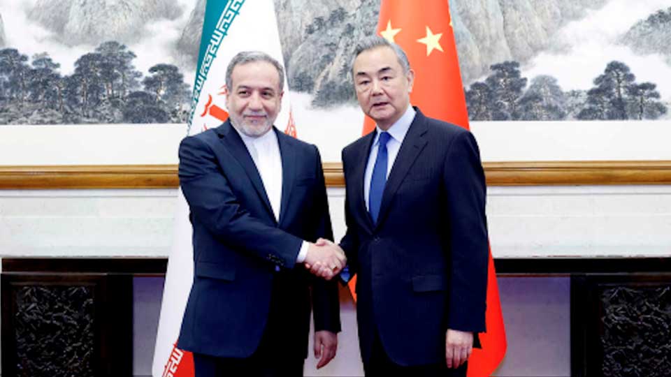         
        
            
            
        
    Iranian Foreign Minister to Meet Chinese, Russian Counterparts