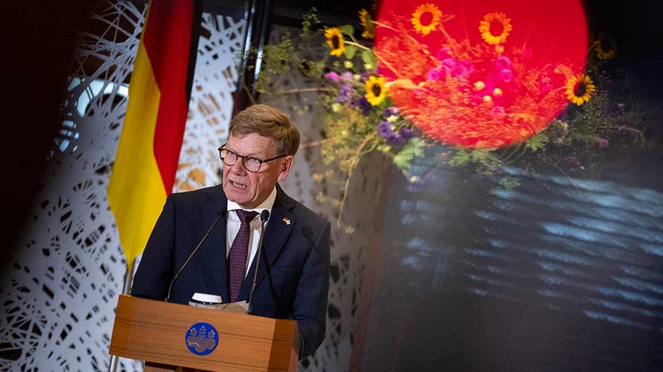         
        
            
            
        
    German Minister Says China ‘Increasingly Aggressive’ in Asia-Pacific Region
