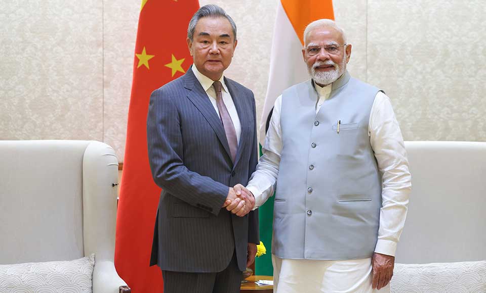         
        
            
            
        
    China, India Pledge to Resume Flights as Beijing’s Top Diplomat Wraps up Visit