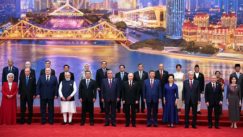         
        
            
            
        
    Leaders Gather With China’s Xi for Summit Ceremony
