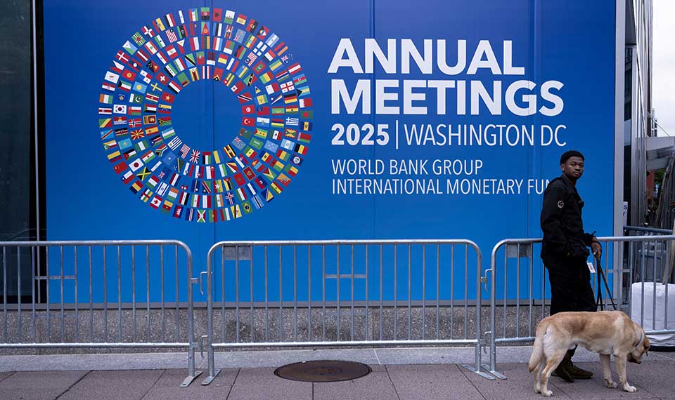         
        
            
            
        
    IMF Meetings Begin Under Fresh Cloud of U.S.-China Trade Tensions