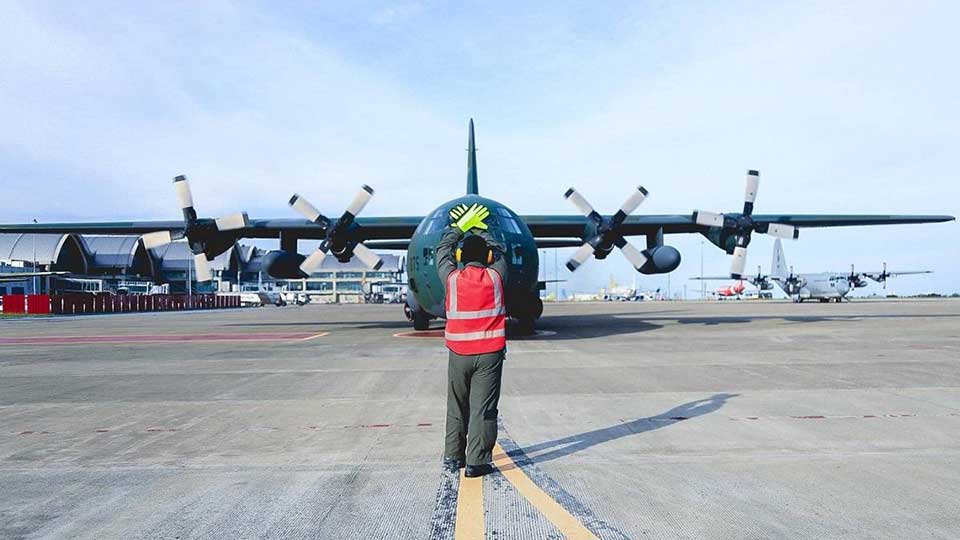         
        
            
            
        
    Japan, Philippines Inaugural Joint Exercises Begin as China Announces Plans for South China Sea Drills