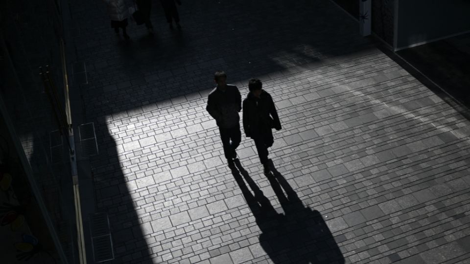         
        
            
            
        
    China Orders Banks and Commerce to Boost Consumption