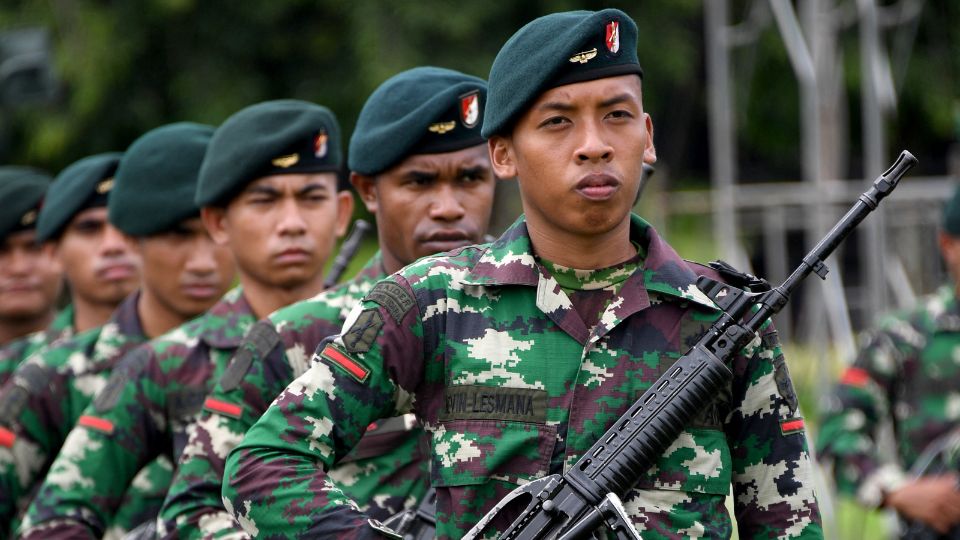         
        
            
            
        
    Dozens of Chinese Nationals Detained After Attack on Indonesian Soldiers in Kalimantan