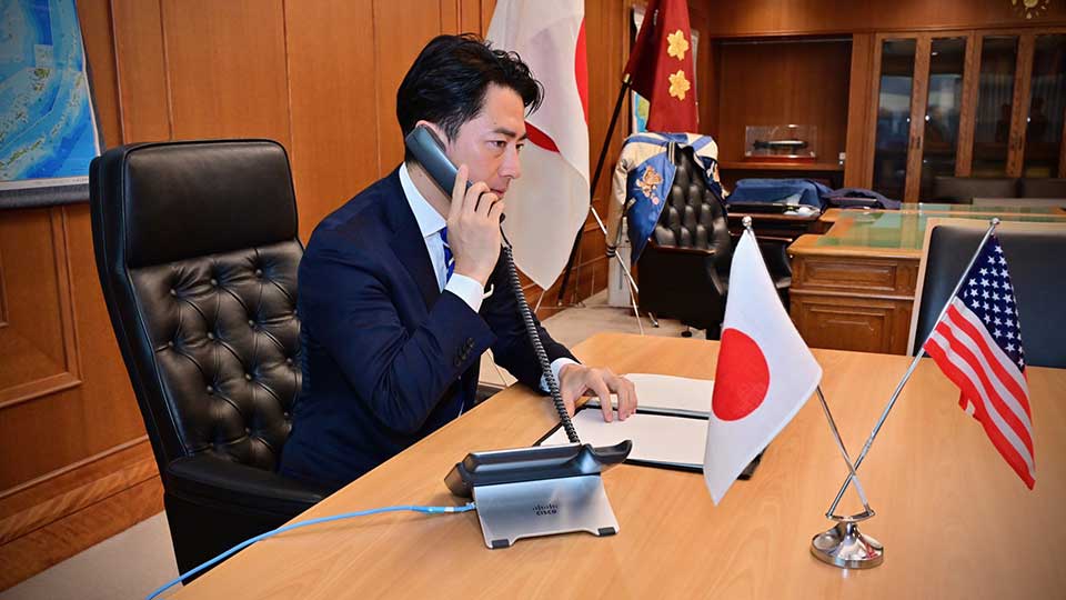         
        
            
            
        
    U.S., Japan Defense Chiefs Say China Harming Regional Peace