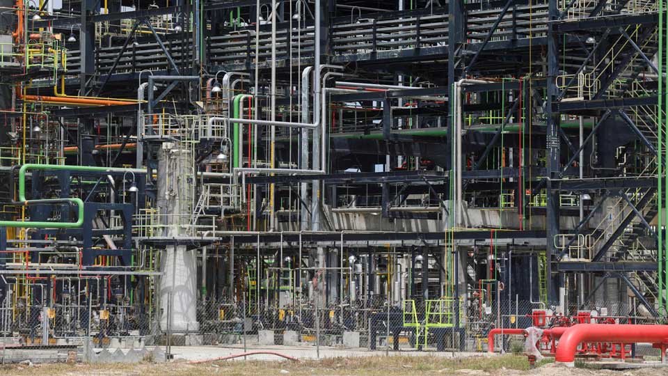 Dangote Signs $400 Million Equipment Deal With China’s XCMG to Speed up Refinery Expansion