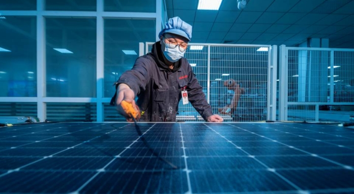 Chinese Clean-Tech Exports Continue to Surge Despite Policy Changes
